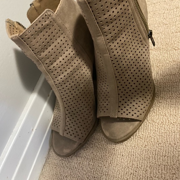 Brash beige open toe ankle boots - Picture 5 of 10